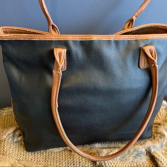 Shoulder Bag - Picture 3 of 9